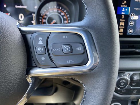 New 2026 Jeep Wrangler Unlimited Sahara AWD/4WD image 15