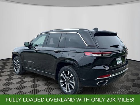 Used 2023 Jeep Grand Cherokee Overland w/ Luxury Tech Group IV AWD/4WD image 3