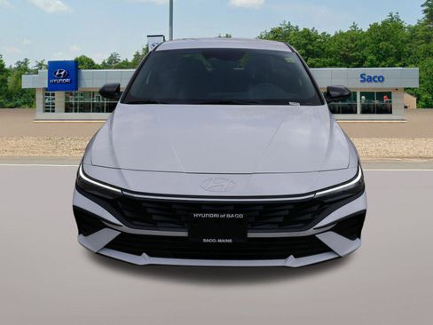 New 2025 Hyundai Elantra SEL FWD image 3
