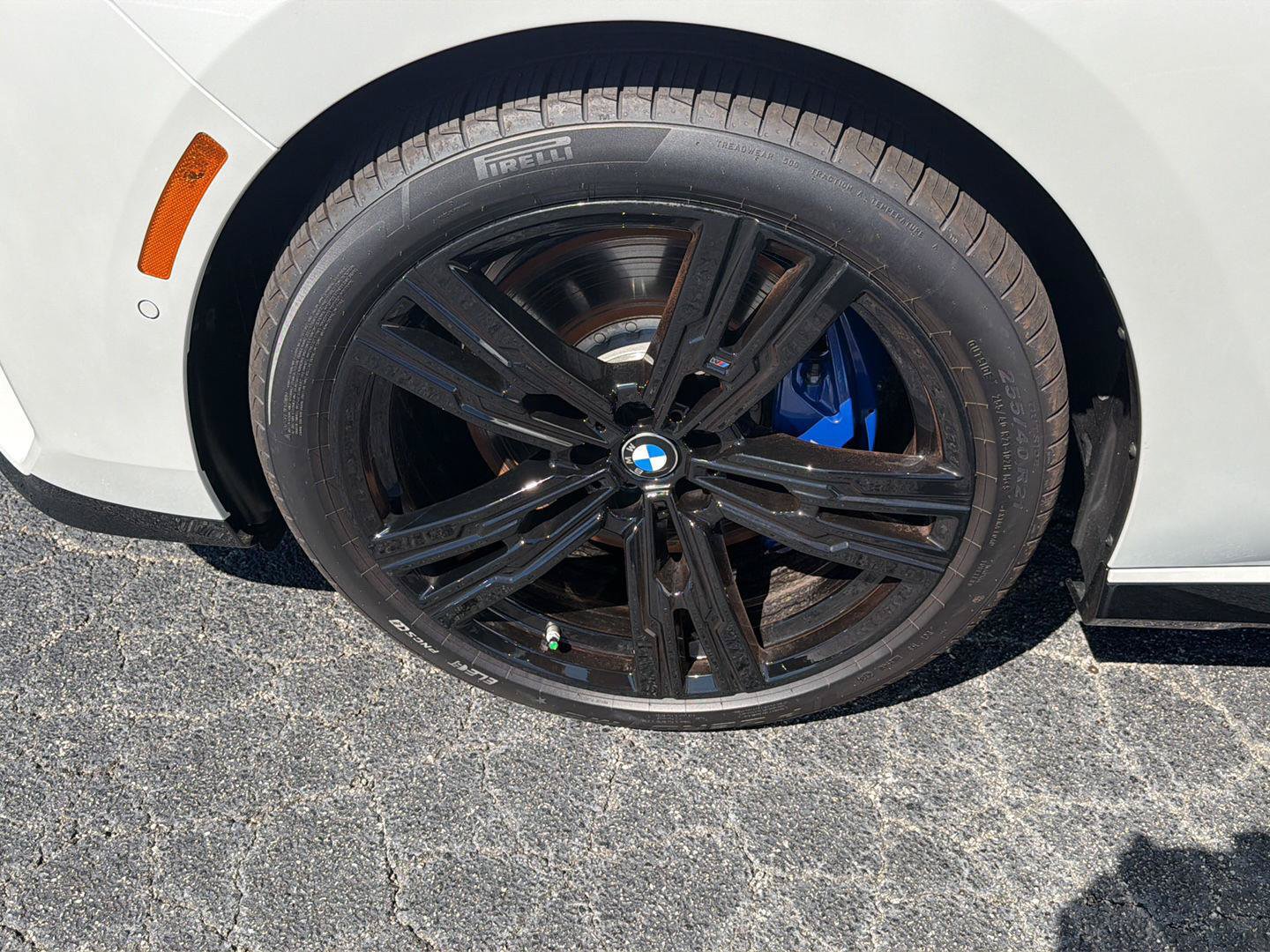 New 2027 BMW 740i RWD image 39
