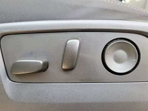 Used 2023 GMC Sierra 1500 Elevation image 19