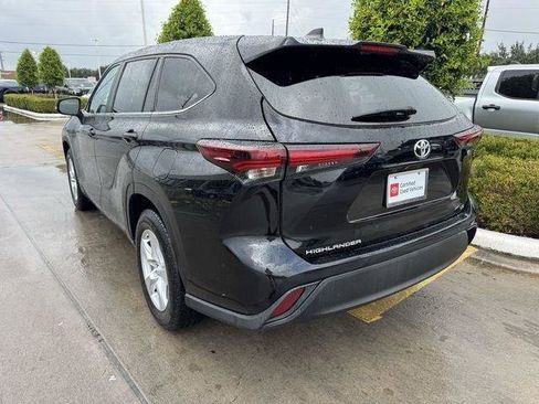 Certified 2024 Toyota Highlander LE FWD image 5