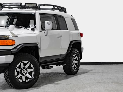 Used 2014 Toyota FJ Cruiser 4WD w/ Upgrade Package image 11
