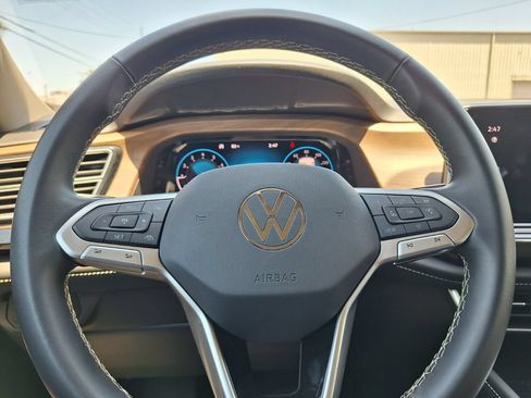 Used 2025 Volkswagen Atlas SE FWD image 15