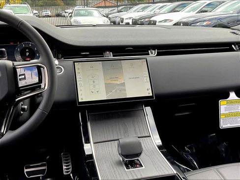 New 2026 Land Rover Range Rover Evoque Dynamic SE image 9