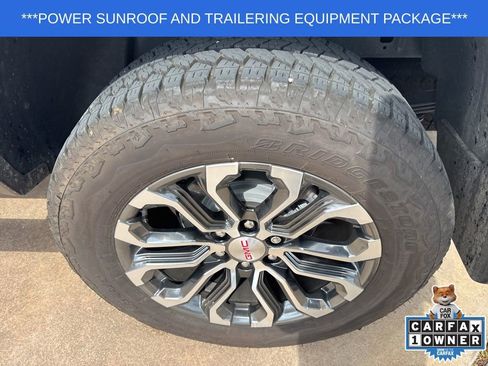 Used 2024 GMC Canyon Denali image 30