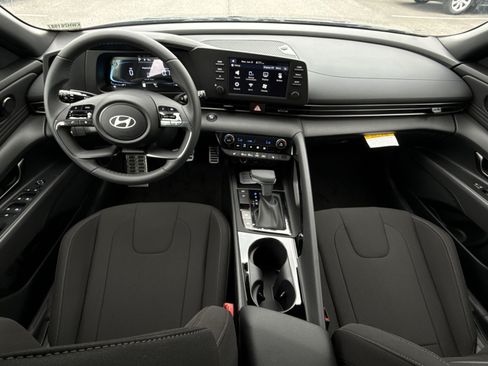 New 2026 Hyundai Elantra SEL Sport Premium FWD image 23