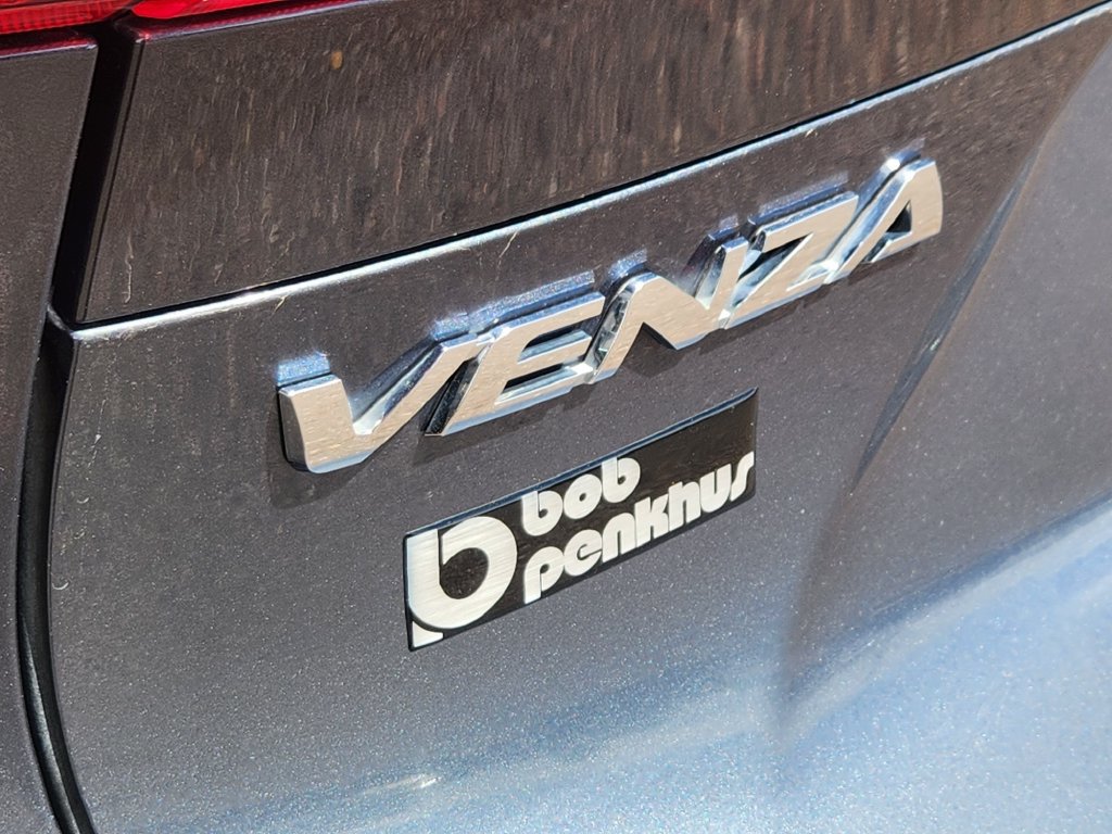 Used 2024 Toyota Venza LE AWD/4WD image 31