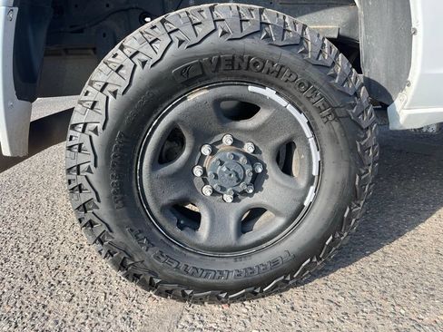 Used 2022 RAM 2500 Tradesman w/ Chrome Appearance Group AWD/4WD image 18