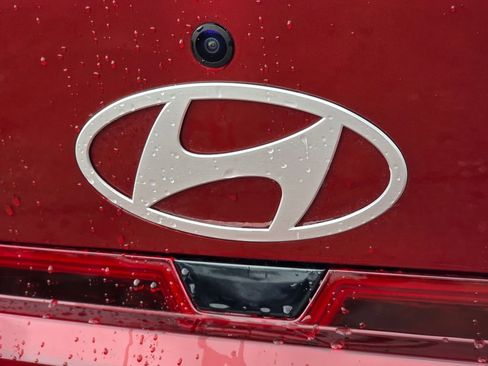 Used 2024 Hyundai Elantra SE image 13