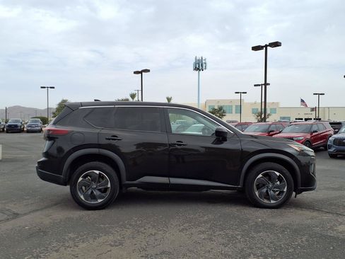 Used 2025 Nissan Rogue SV AWD/4WD image 7