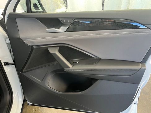 New 2026 Volkswagen Tiguan SE image 11