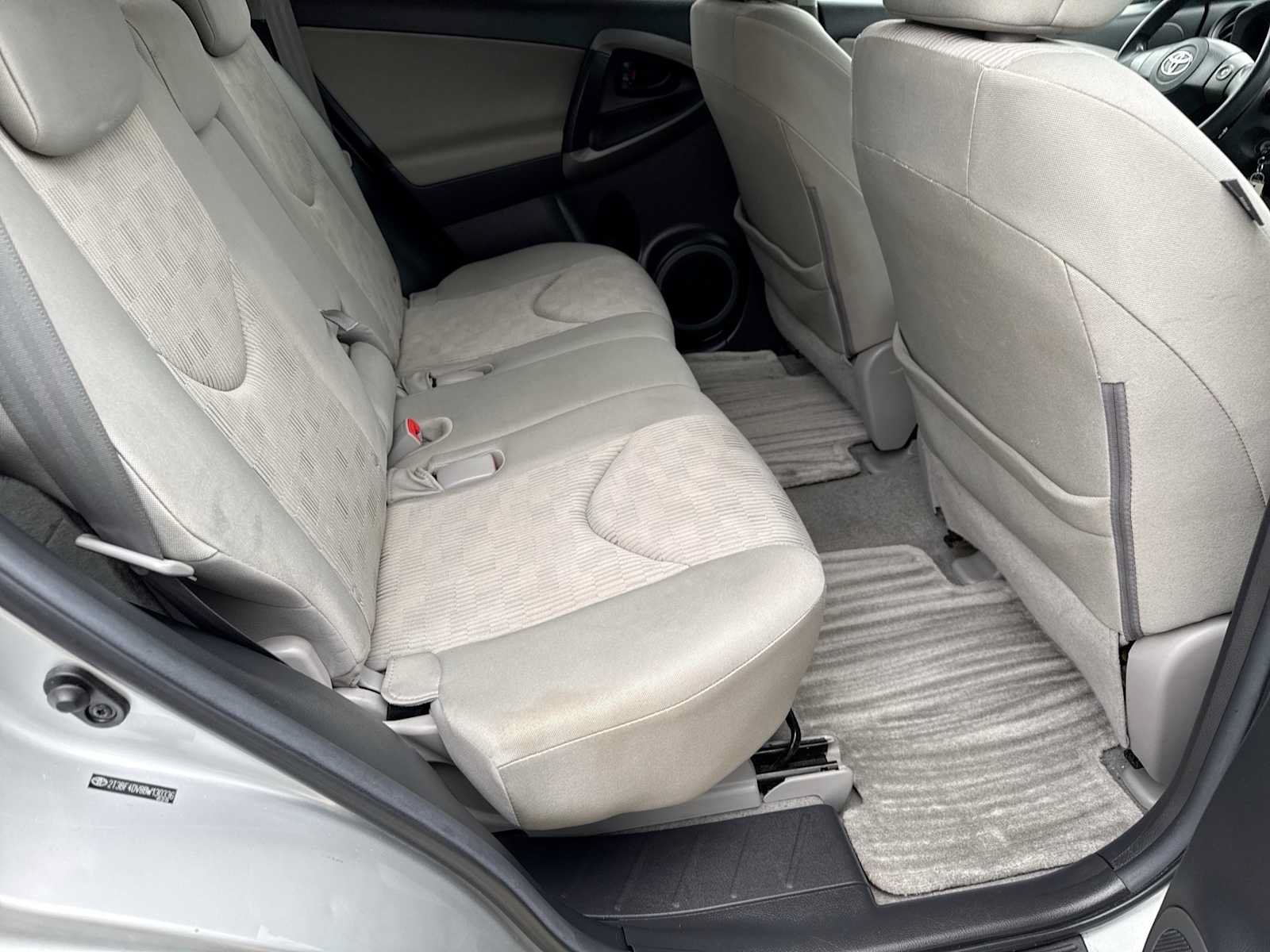 Used 2011 Toyota RAV4 4WD w/ Base L4 Extra Value Pkg image 19
