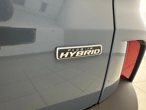 New 2026 Ford Escape Plug-in Hybrid w/ PHEV Premium Package image 38