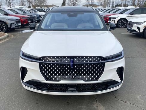 New 2026 Lincoln Nautilus Reserve image 2