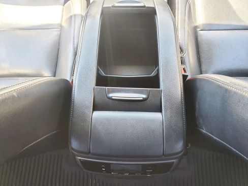 Used 2019 Toyota Highlander XLE AWD/4WD image 37
