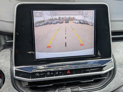 Used 2025 Jeep Compass Latitude image 26