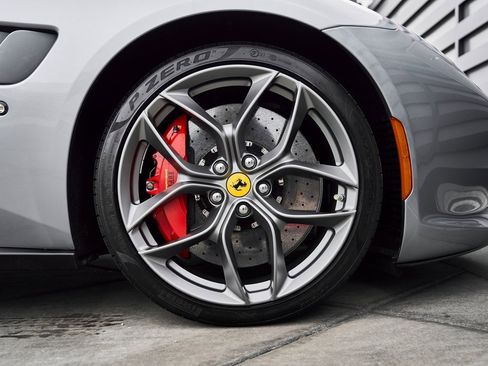 Used 2020 Ferrari GTC4Lusso T image 27