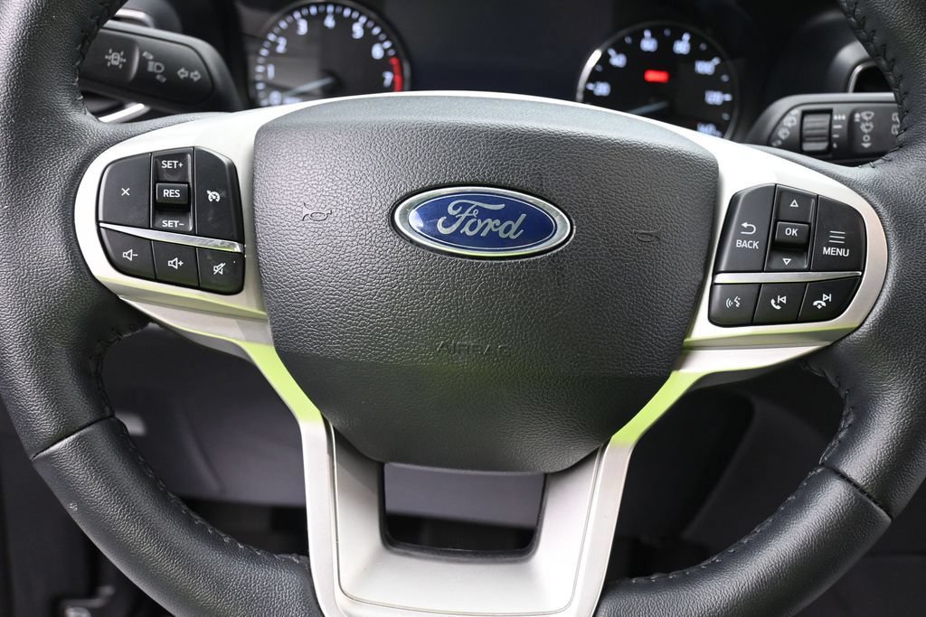 Used 2024 Ford Explorer XLT w/ Equipment Group 202A AWD/4WD image 13