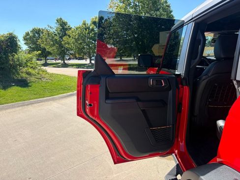 Used 2024 Ford Bronco Badlands w/ Sasquatch Package AWD/4WD image 46