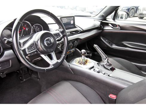 Used 2018 MAZDA MX-5 Miata Club image 11