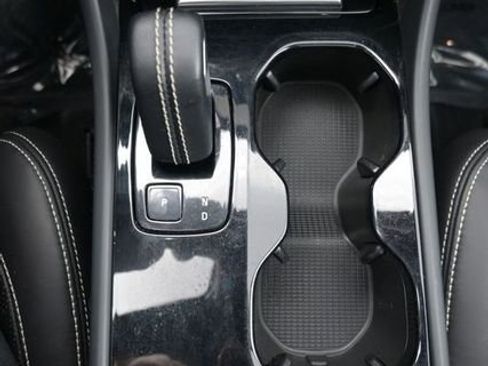 Used 2021 Volvo XC40 P8 Recharge w/ Advanced Package image 10