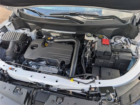 New 2026 Chevrolet Equinox LT w/ Convenience Package II FWD image 37