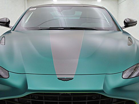 Used 2023 Aston Martin V8 Vantage Coupe image 26