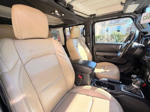 Used 2019 Jeep Wrangler Unlimited Sahara AWD/4WD image 24