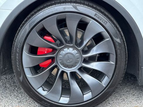 Used 2022 Tesla Model Y Performance AWD/4WD image 26