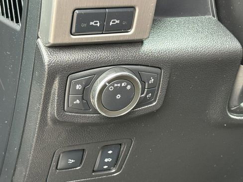 Used 2017 Ford F450 Platinum w/ Platinum Ultimate Package AWD/4WD image 24