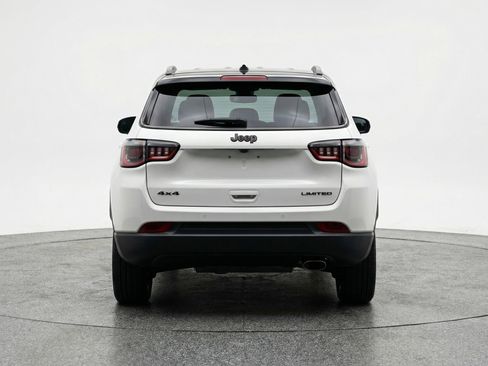 Used 2025 Jeep Compass Limited image 7