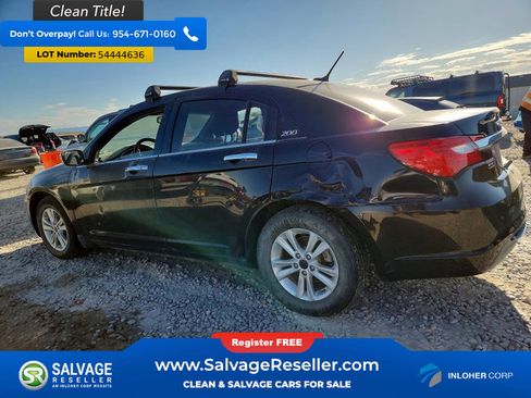 Used 2011 Chrysler 200 Limited FWD image 3