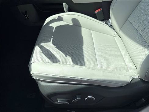 Used 2026 Hyundai Santa Fe SEL FWD image 4