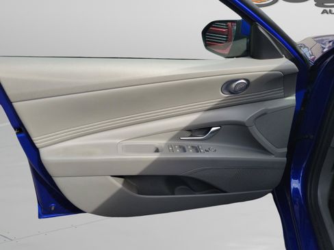 Used 2023 Hyundai Elantra SEL w/ Convenience Package FWD image 28