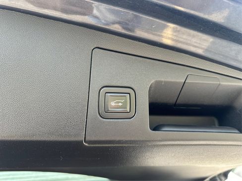 Used 2020 Cadillac XT5 Premium Luxury image 23