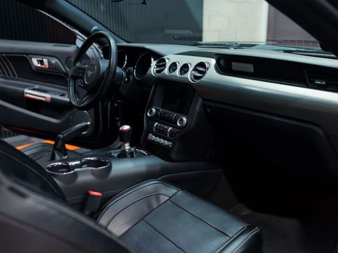 Used 2015 Ford Mustang GT Premium RWD image 32