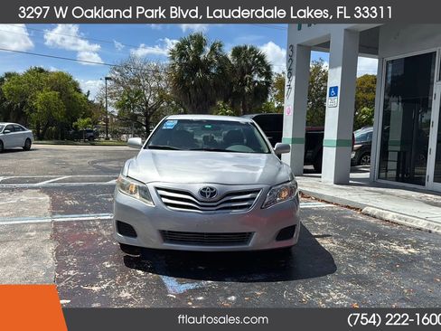 Used 2011 Toyota Camry XLE image 5
