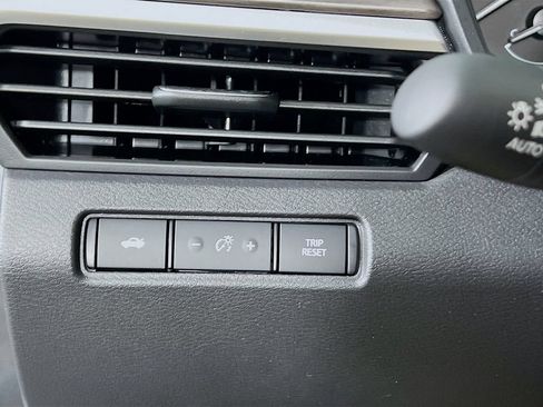 New 2026 Nissan Altima 2.5 SV AWD/4WD image 9