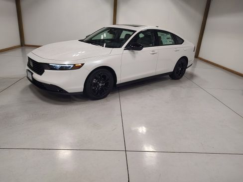 New 2025 Honda Accord SE image 4