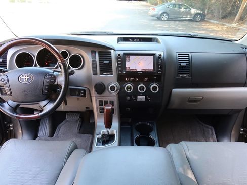 Used 2013 Toyota Sequoia Platinum RWD image 21