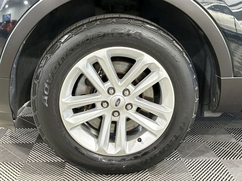 Used 2015 Ford Explorer XLT w/ Equipment Group 202B image 12