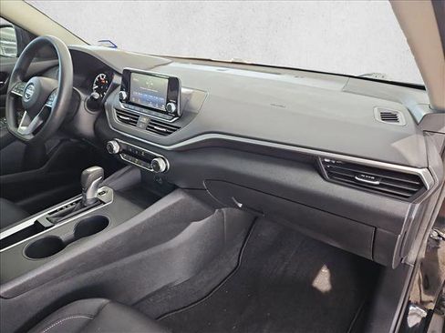 Used 2022 Nissan Altima 2.5 S image 21