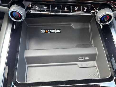 New 2026 Chevrolet Tahoe High Country AWD/4WD image 24