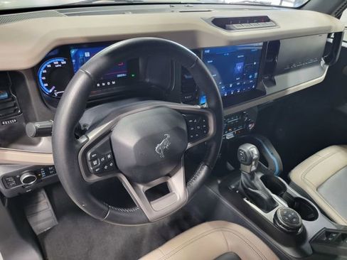 Used 2023 Ford Bronco Wildtrak AWD/4WD image 26