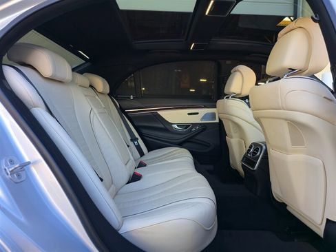 Used 2018 Mercedes-Benz S 450 Sedan image 32