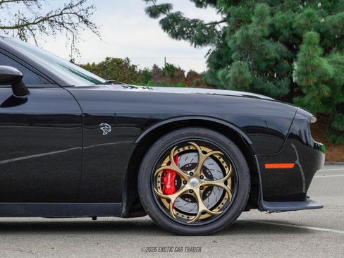 Used 2016 Dodge Challenger SRT Hellcat image 11