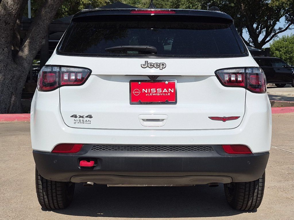 Used 2025 Jeep Compass Trailhawk AWD/4WD image 8