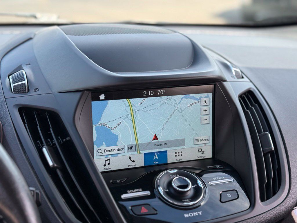 Used 2019 Ford Escape Titanium AWD/4WD image 3