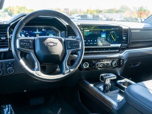 Used 2023 Chevrolet Silverado 1500 LT Trail Boss w/ Protection Package image 12